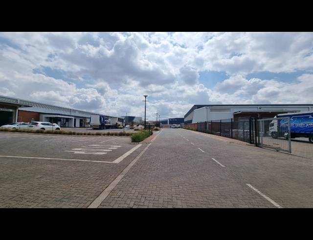 1,730M² WAREHOUSE TO LET IN WITFONTEIN
